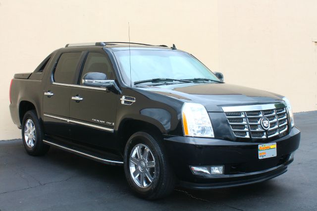 2007 Cadillac Escalade EXT Tech With Rear Entertainment