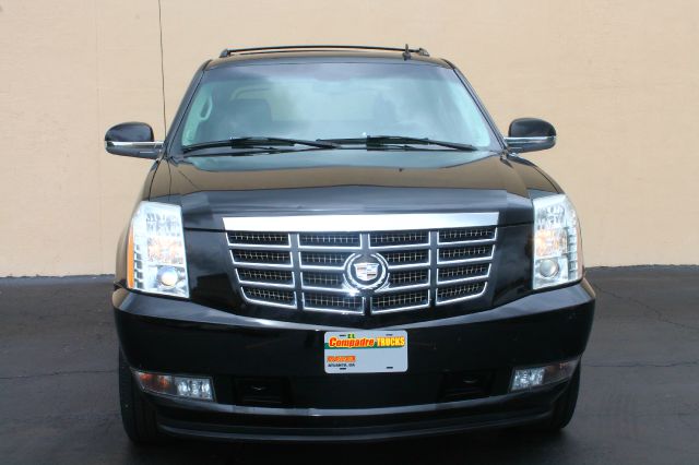 2007 Cadillac Escalade EXT Tech With Rear Entertainment