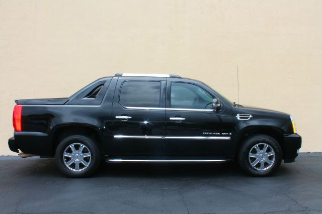 2007 Cadillac Escalade EXT Tech With Rear Entertainment