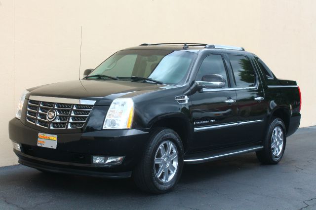 2007 Cadillac Escalade EXT Tech With Rear Entertainment