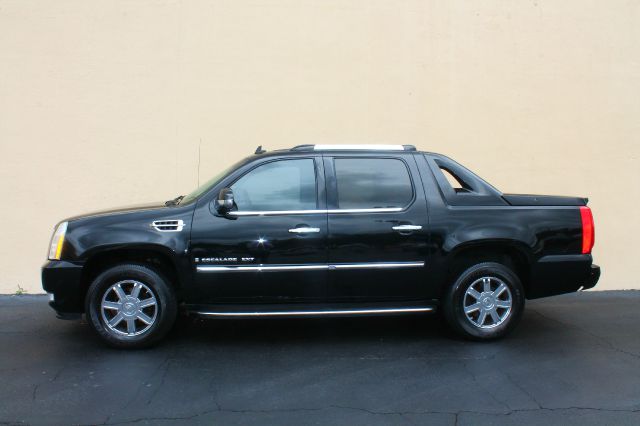 2007 Cadillac Escalade EXT Tech With Rear Entertainment