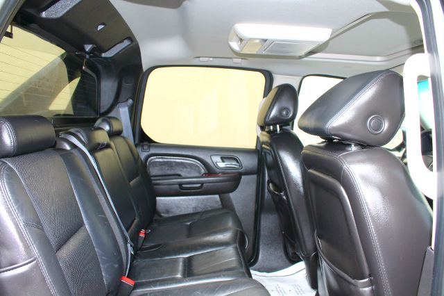 2007 Cadillac Escalade EXT Tech With Rear Entertainment