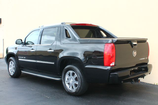 2007 Cadillac Escalade EXT Tech With Rear Entertainment