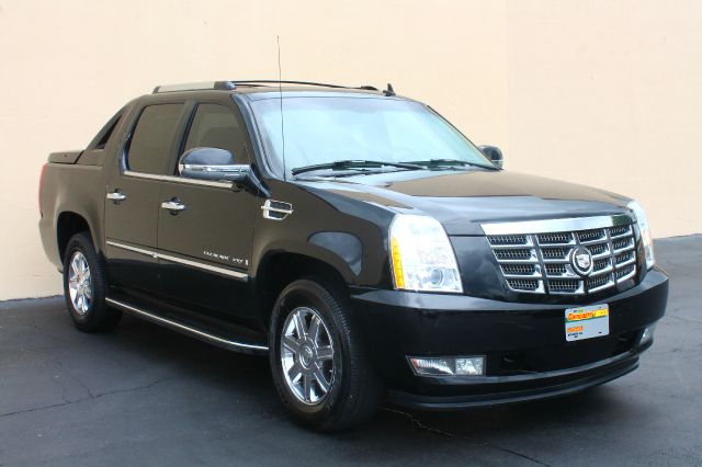 2007 Cadillac Escalade EXT Tech With Rear Entertainment