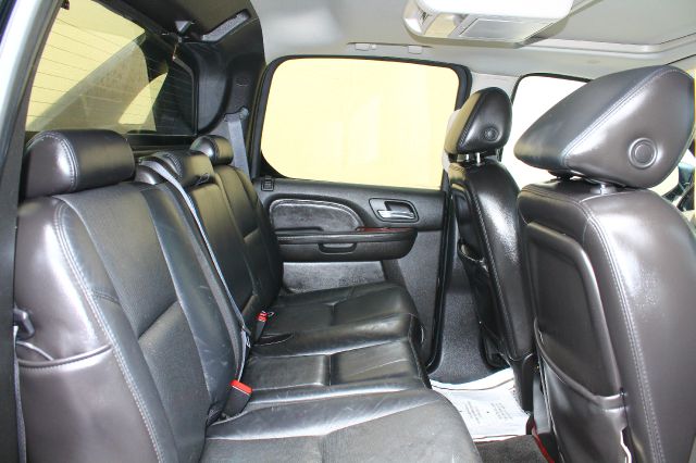 2007 Cadillac Escalade EXT Tech With Rear Entertainment