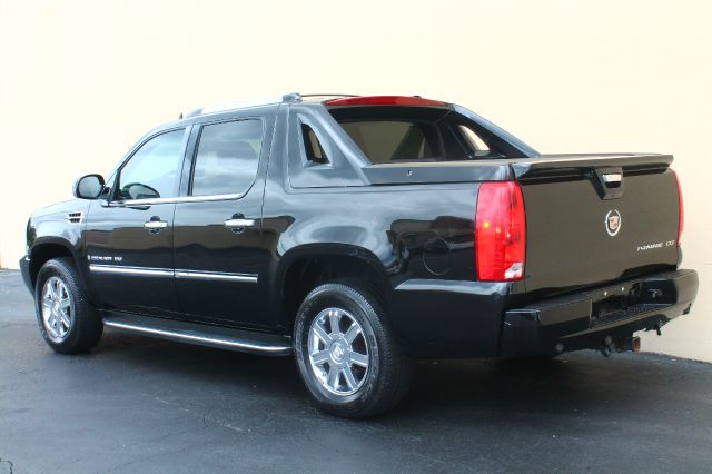 2007 Cadillac Escalade EXT Tech With Rear Entertainment