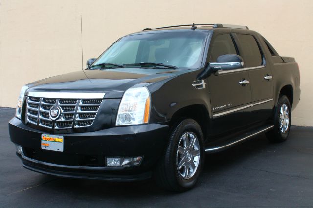 2007 Cadillac Escalade EXT Tech With Rear Entertainment