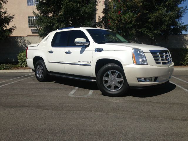 2007 Cadillac Escalade EXT Tech With Rear Entertainment