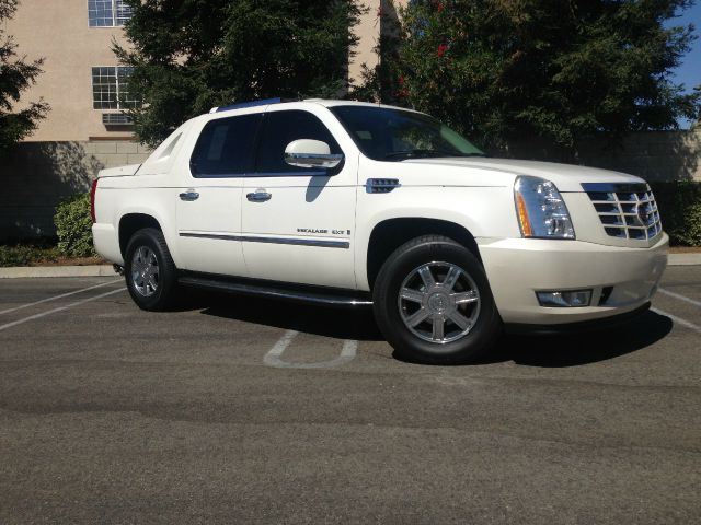 2007 Cadillac Escalade EXT Tech With Rear Entertainment