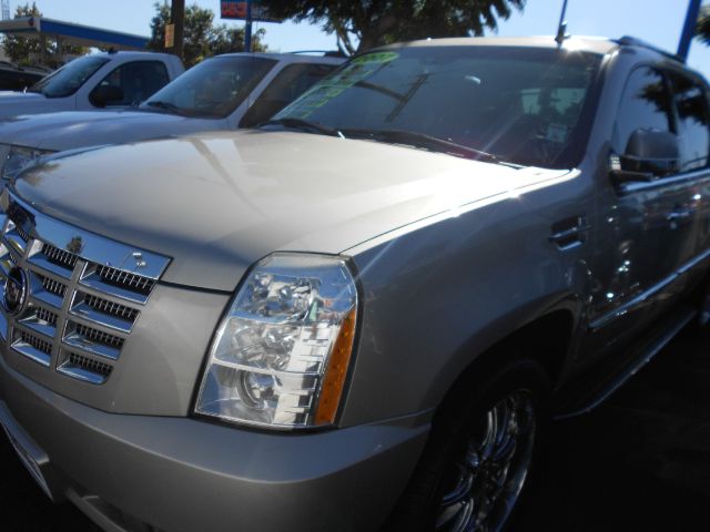 2007 Cadillac Escalade EXT Tech With Rear Entertainment