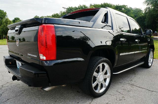 2008 Cadillac Escalade EXT Tech With Rear Entertainment