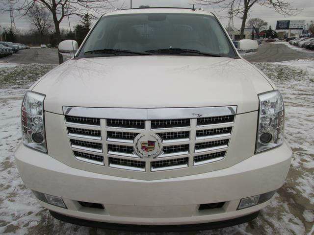 2010 Cadillac Escalade EXT Tech With Rear Entertainment