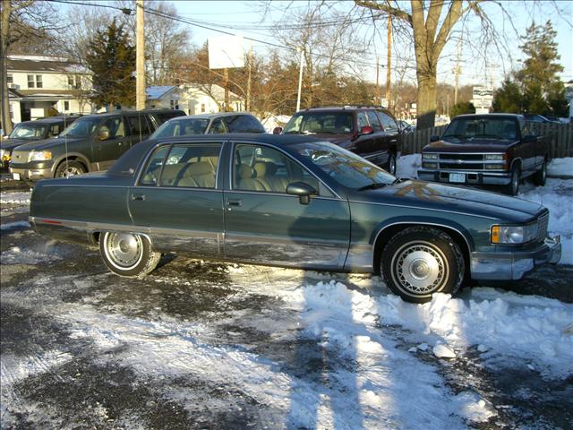 1994 Cadillac Fleetwood Base