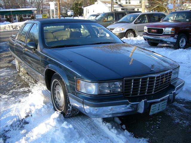 1994 Cadillac Fleetwood Base