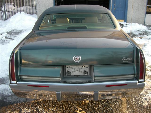 1994 Cadillac Fleetwood Base