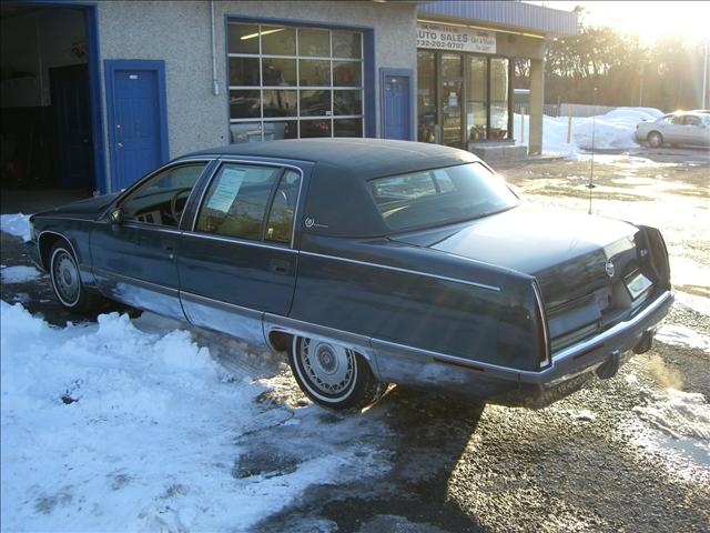 1994 Cadillac Fleetwood Base