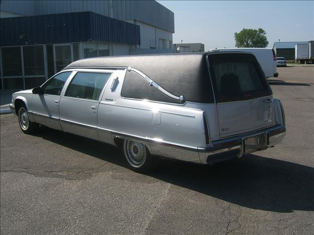 1996 Cadillac Fleetwood AWD GLS