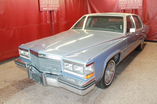 1983 Cadillac fleetwood brougham K2500 Cheyenne 4x4