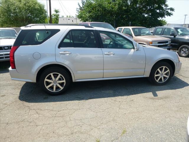 2004 Cadillac SRX 4WD Ext Cab 143.5 SLT