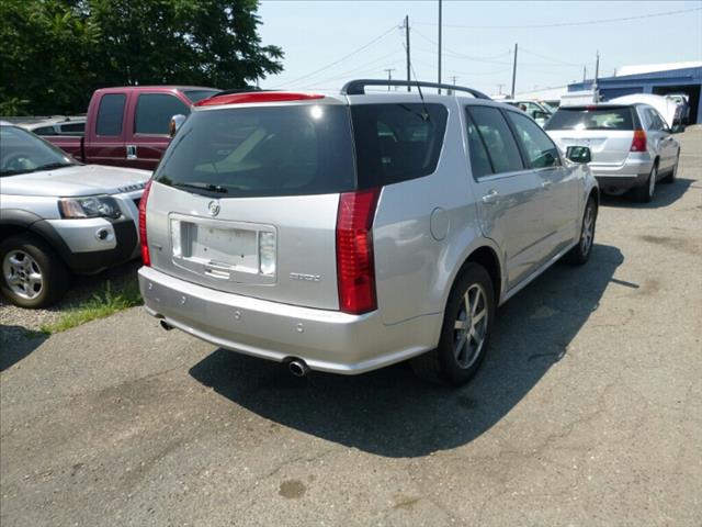 2004 Cadillac SRX 4WD Ext Cab 143.5 SLT