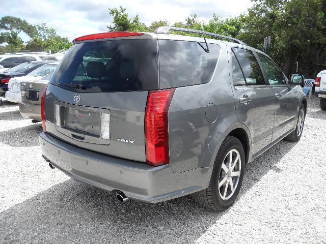 2004 Cadillac SRX Base