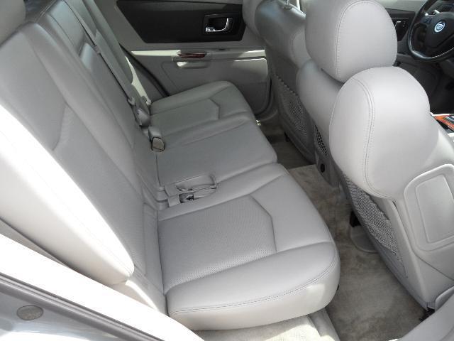 2004 Cadillac SRX Base