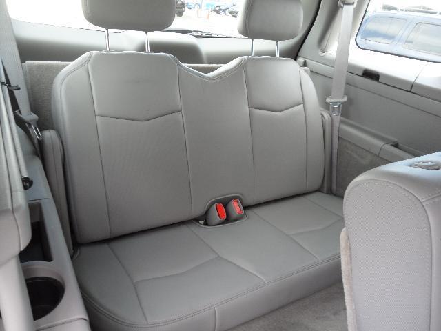 2004 Cadillac SRX Base