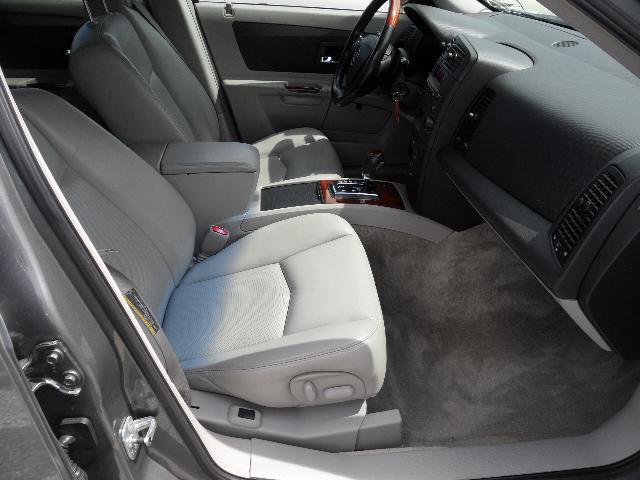 2004 Cadillac SRX Base