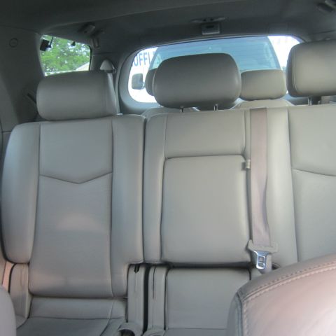 2004 Cadillac SRX Unknown