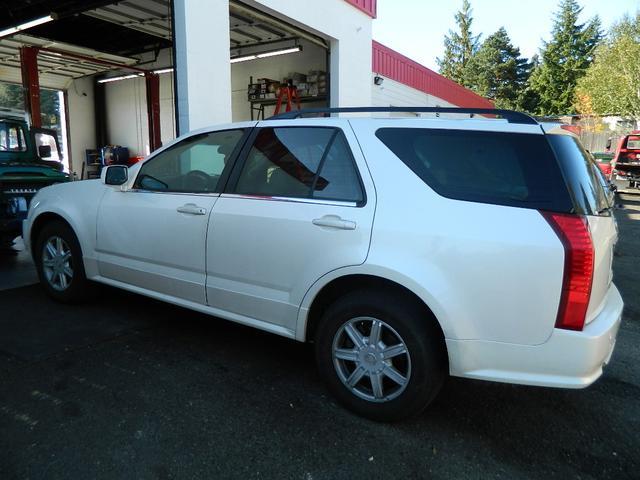 2004 Cadillac SRX Base