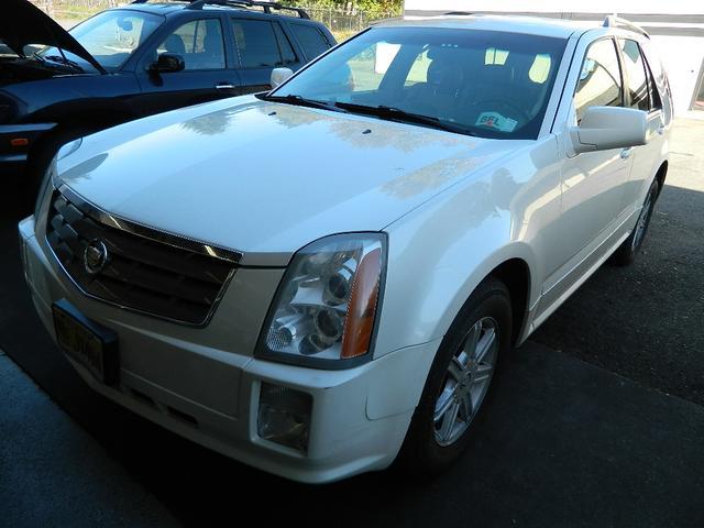 2004 Cadillac SRX Base