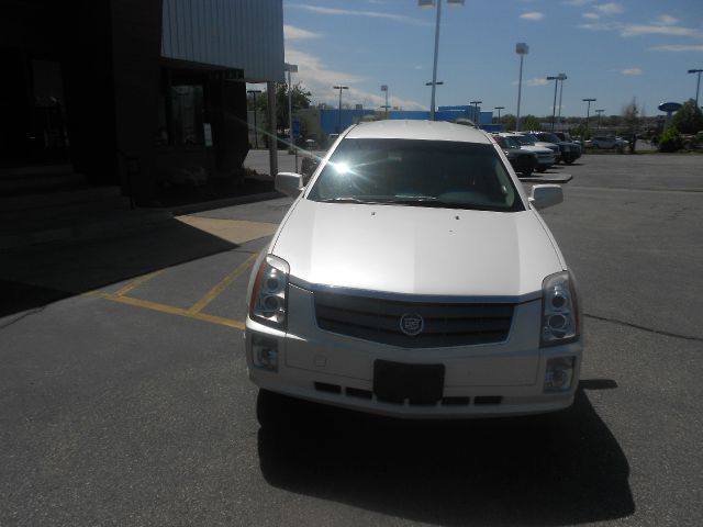 2004 Cadillac SRX Unknown