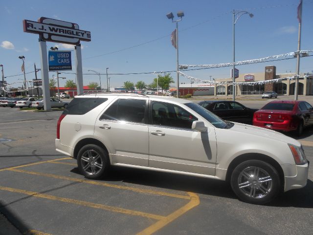 2004 Cadillac SRX Unknown