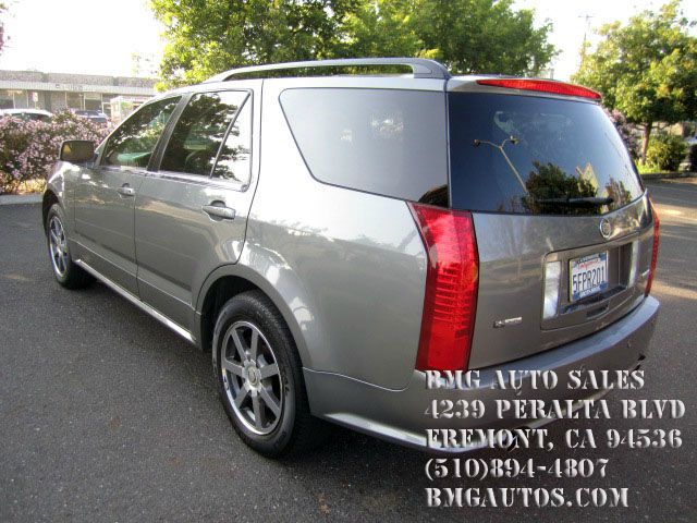 2004 Cadillac SRX 2D Hatchback