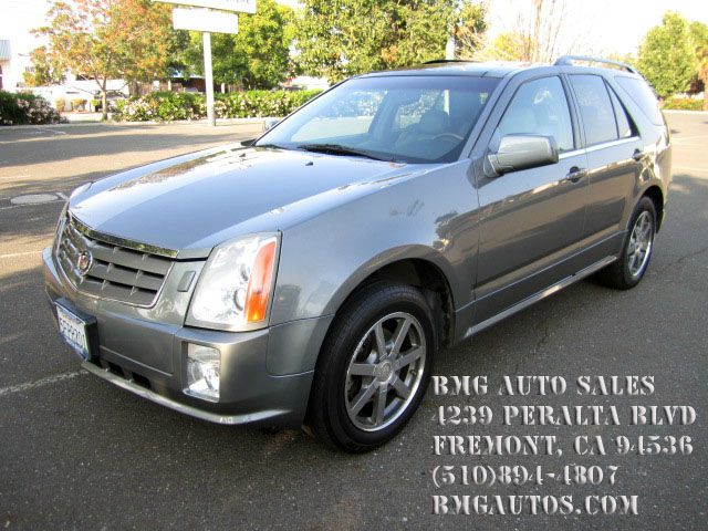 2004 Cadillac SRX 2D Hatchback