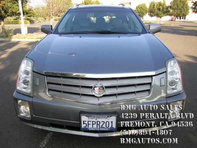 2004 Cadillac SRX 2D Hatchback