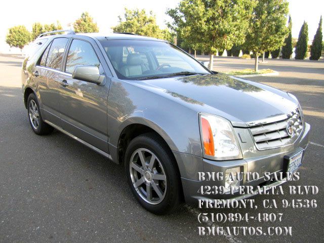 2004 Cadillac SRX 2D Hatchback