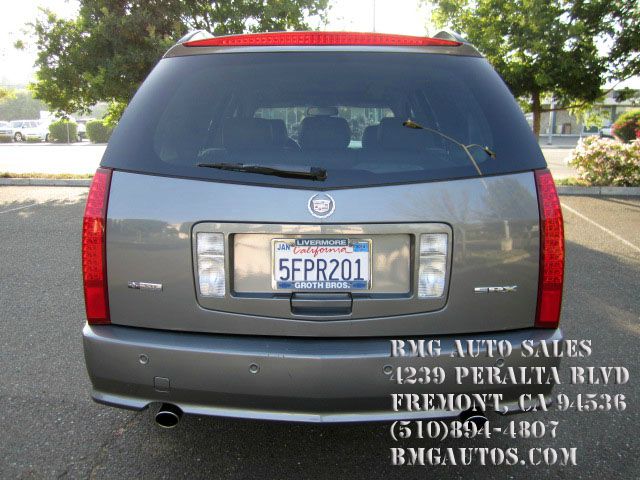 2004 Cadillac SRX 2D Hatchback