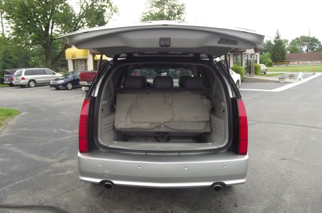 2005 Cadillac SRX Red Line