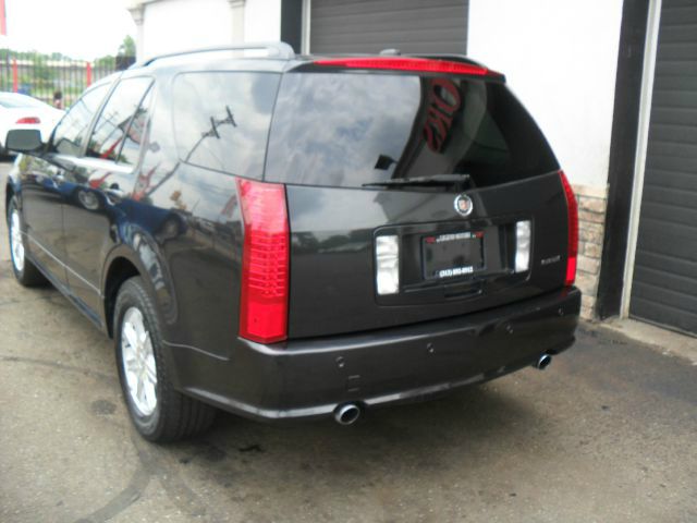 2005 Cadillac SRX Red Line