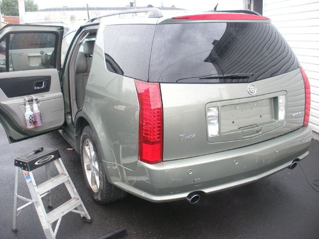 2005 Cadillac SRX 4WD Ext Cab 143.5 SLT