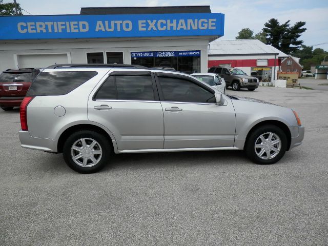 2005 Cadillac SRX Touring / AWD