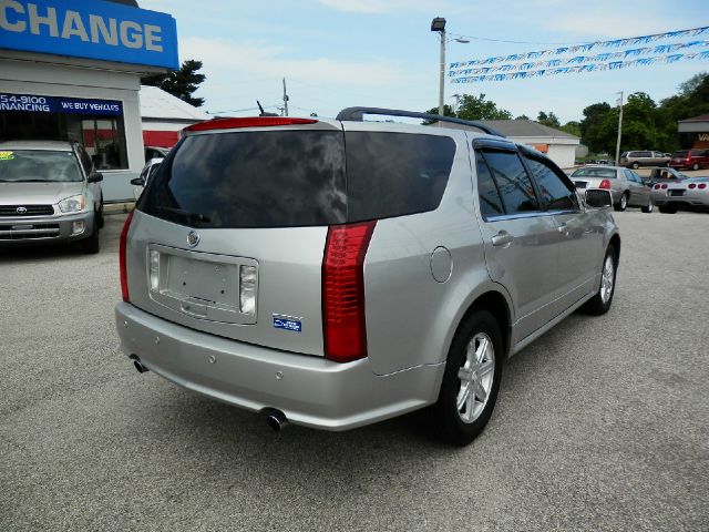 2005 Cadillac SRX Touring / AWD