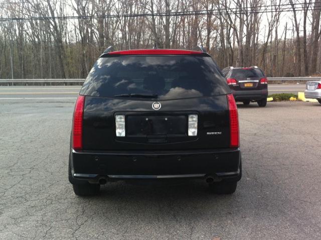 2005 Cadillac SRX Base