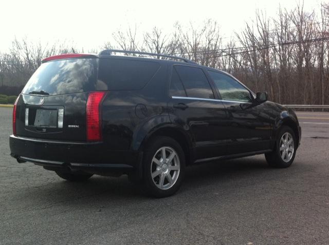 2005 Cadillac SRX Base