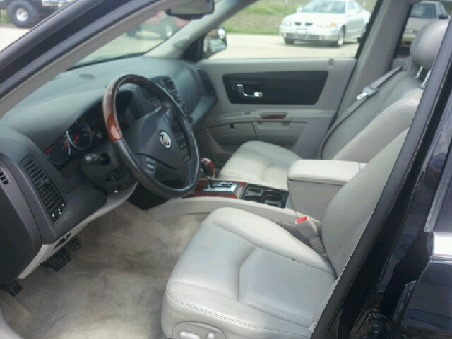 2005 Cadillac SRX Red Line