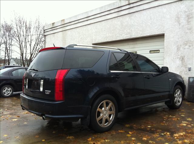 2005 Cadillac SRX Base