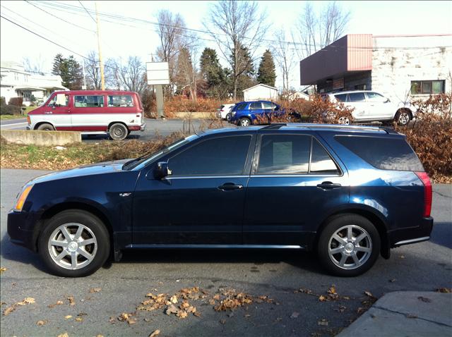 2005 Cadillac SRX Base