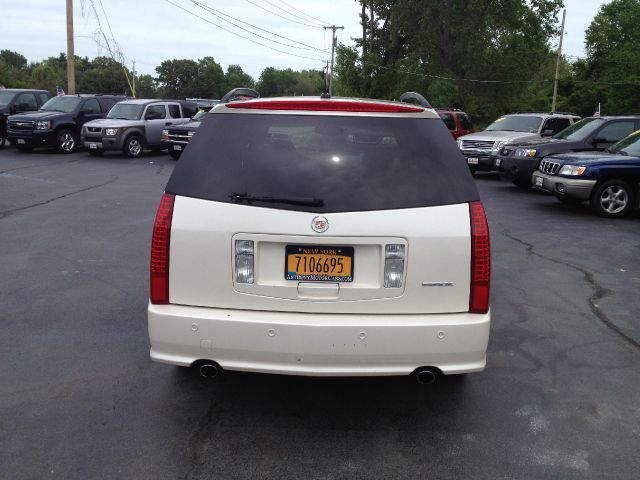 2006 Cadillac SRX Red Line