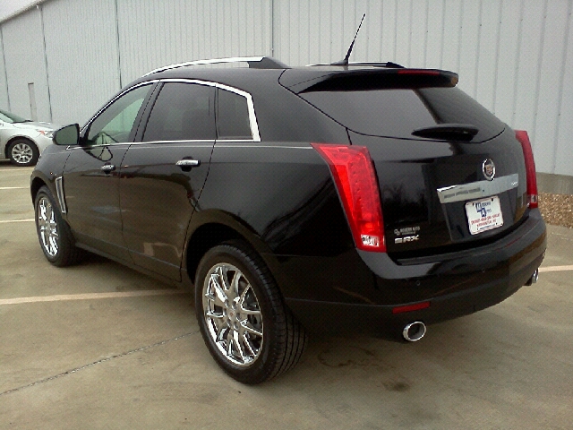 2014 Cadillac SRX Denali-awd-quads-third-tv/dvd-nav-sunroof